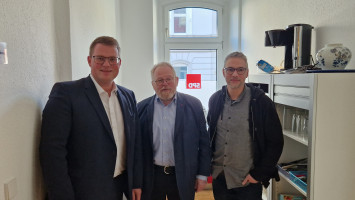 Mit Holger Grießhammer, SPD-Fraktionsvorsitzender im Bayerischen Landtag und Klaus Adelt, ehemaliger Landtagsabgeordneter und Ehrenvorsitzender der SPD im Landkreis Hof